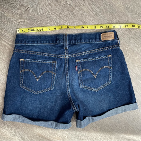 LEVI’S Jean shorts - Picture 2 of 6